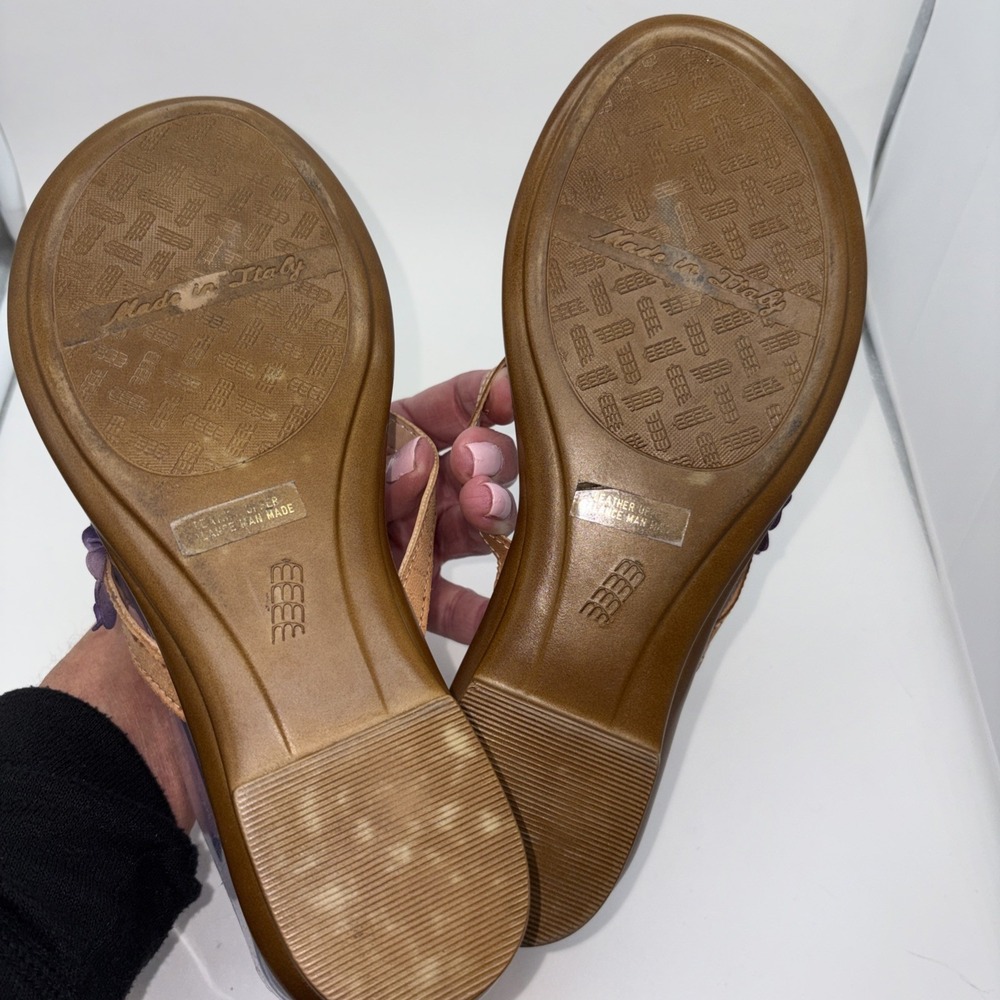 Italian Shoemakers Floral Thong Sandals, Size 8 - Picture 6 of 6